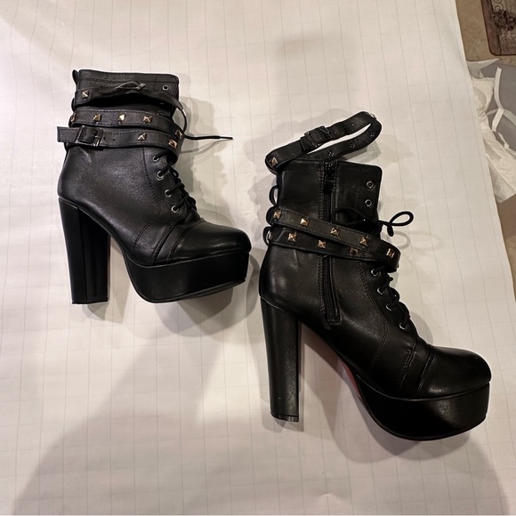 Red bottom platform heeled combat style boots | Size 9 (39EU) - Picture 3 of 10